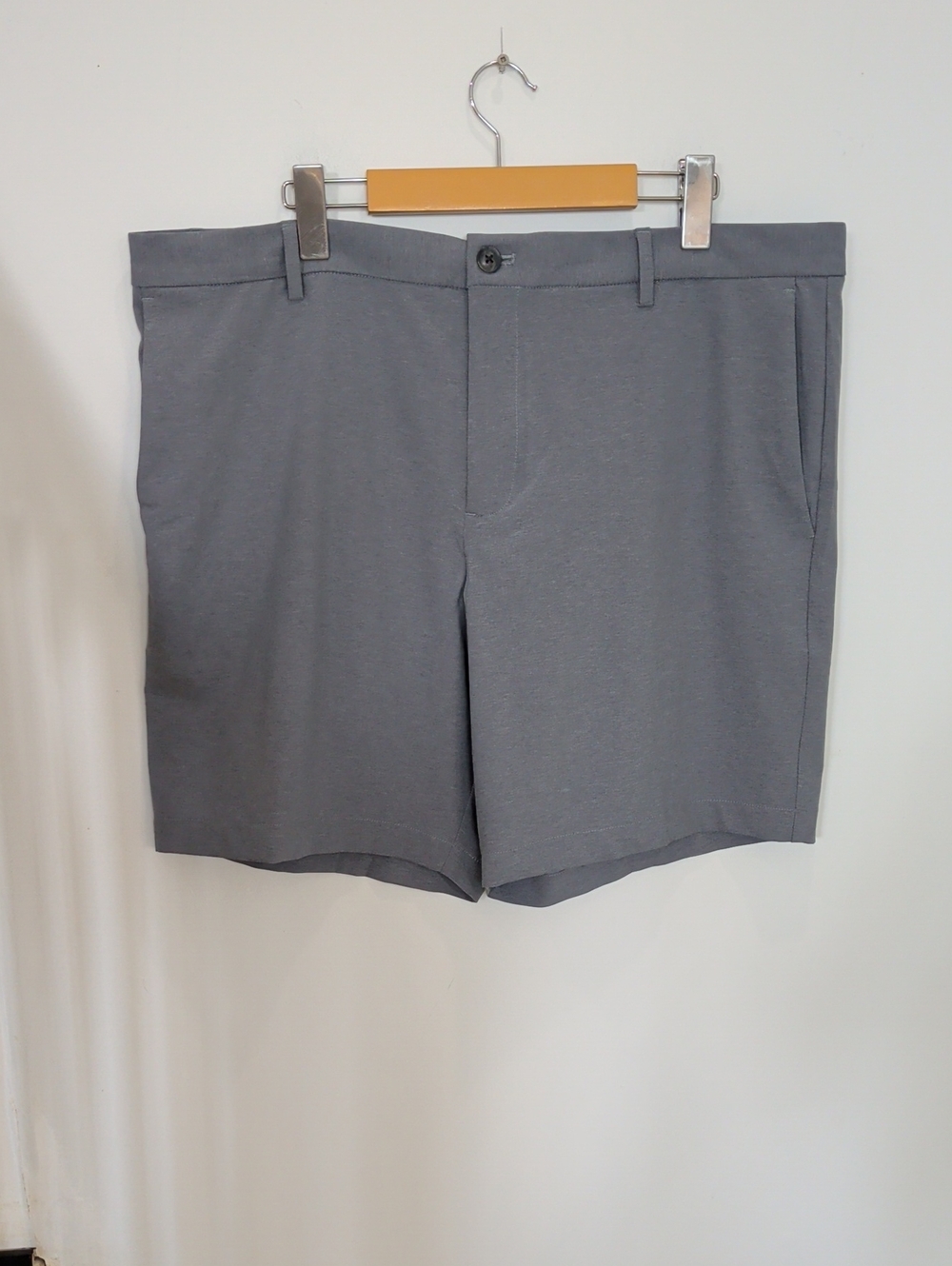 PERRY ELLIS | Men's Grey Heather Flat-Front 8" Stretch Tech Shorts